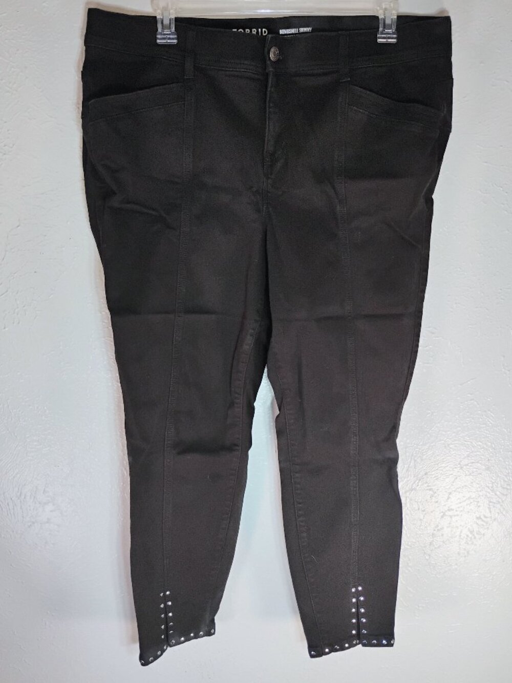 Torrid Bombshell Skinny Stretch Black Jeans Silver Studs Pockets Size 22 Regular